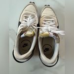 Nike  wafle debut women’s Cream and Black Athletic Shoes Photo 2