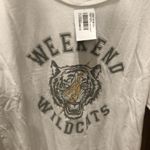 Le lis NWT -  COLLECTION Weekend Wildcats Womens Cotton Graphic T-Shirt Large Photo 2