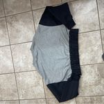 Nike Womens Sweatshirt Sz XS Gray Black Pullover Crew Neck Workout Activewear‎ Photo 1