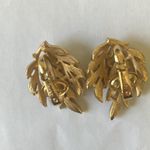 Trifari FINAL MARKDOWN  clip on earrings Photo 2