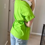 Brand new unisex Green T Photo 2