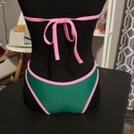 Boutique Kelly green and pink bikini set Photo 2