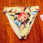 Hurley  NWT  Size small palm high waisted bottoms Photo 1