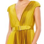 Mac Duggal  26483 Pleated Chartruese Belt Dress Size 6 NWT MSRP $338 Photo 2