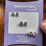 3PCS Cubic Zirconia Stud Earrings “Sensitive Ears by trendi” Silver Photo 1