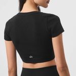 Alo Yoga Seamless Ribbed Cropped Serene Short Sleeve Photo 5