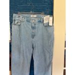 Abercrombie & Fitch  NWT The 90s Relaxed Jean High Rise Light Wash Denim Pants‎ Photo 3