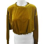 Urban Outfitters Women's Gold Velvet Velour Long Sleeve Cropped Sweatshirt XS Photo 0