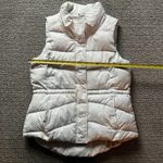 Old Navy  White Puffer Sleeveless Jacket Woman's Medium Photo 8