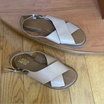 Franco Sarto Kayleigh leather flat sandals with buckle Tan Brown Sz US 8.5 Photo 3