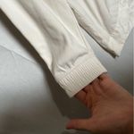 Athleta Cream Triumph Hybrid Long Sleeve Crewneck Athletic Shirt Blouse Medium Photo 3