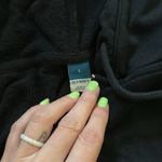 Old Navy Black Hooded Women's Jacket - crop top scrunch Photo 2