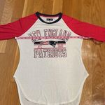 NFL 𝅺 womens New England patriots t-shirt size medium. Photo 3