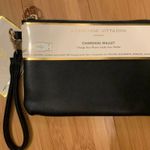 Adrienne Vittadini Charging Wallet Photo 1