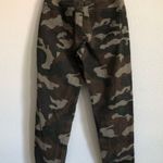 American Eagle  Outfitters Camo Corduroy Mom Jean. Size 2 Photo 4