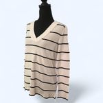 Gap  striped V-neck super soft long sleeve shirt in black and white Size Large Photo 3