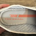 Tek Gear Slip On Comfort Casual Walking Shoes Women’s Size 6 Silver Woven Photo 6