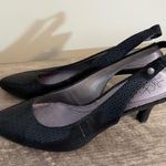 Life Stride  Black Slingback Heels Shoes Women’s Size 8.5 Flower Pattern Office Photo 4