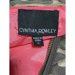 Cynthia Rowley Women’s Camo Quilted Vest Size XL Pink Lining Sleeveless Zip-Up Photo 4