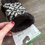 Isotoner  Black and White Snowflake Knit Gloves Photo 2