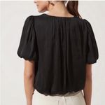 ASTR ‎ the Label Blouse Pleated V-Neck Puff Sleeve bubble hem Black Size L Photo 1