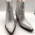 VeryG Rhinestone Western Ankle Boots Pointed Toe Block Heel Zipper Size 8.5 White Photo 1