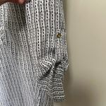 Riley & James  White and Black Patterned V-neck Blouse size small Photo 3