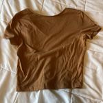 Brown cropped V Photo 1