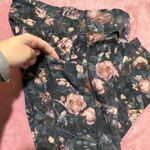 Lululemon Cropped Photo 4