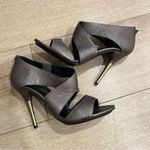 Diane Von Furstenberg  Diane Sandals Heels Gray Leather Metallic Size 7 Photo 1