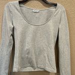 Good American Heather Grey Scoop Long Sleeve T-shirt Photo 3