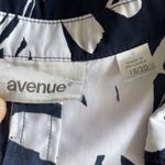 Avenue  Floral Sleeveless Blouse‎ Womens Size Blue White Flowers Asymmetrical Hem Photo 6