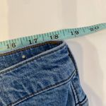 Madewell  Medium Wash Denim Mom Jean EUC Sz 33 High Rise Crop Tapered Leg Photo 9