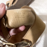 Sophia Milano  Womens 10 Beige Italian Leather Thong Sandals butter soft gold Photo 5