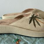 Tommy Bahama NEW Linen Arch Support Tropical Palm Tree Embroidered Sandals Photo 1