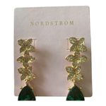 Saks 5th Avenue NWT-SAKS FIFTH AVENUE-STUNNING GOLD TONE AND EMERALD GREEN EARRINGS Beautiful earrings with rhinestones, brand new Photo 1