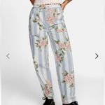 RVCA  Scrunchie High Waisted Tousers Floral Print Ankle Jeans Size Medium‎ Photo 1