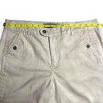 Gloria Vanderbilt Gloria‎ Vanderbilt Knee Length Capris Rounded Hem Button Pockets Women’s 10 NWOT Photo 5