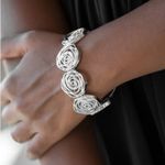 Paparazzi ♥ Beat Around The ROSEBUSH - Silver ♥ Bracelet Photo 1