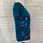 Under Armour women M fitted heat gear athletic top w/cutout Back Photo 5