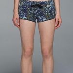 Lululemon REVERSIBLE  Water: Surf Short
Floral Sport White Multi / Black Photo 1