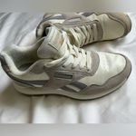 Reebok  Classic Harman Womens 8 Running Shoes Cream White Gray Sneakers Suede Photo 2