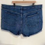 Old Navy  High Rise O.G. Straight Denim Shorts Medium Wash Size 28 Photo 3