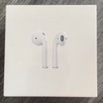 Apple AirPods With Charging Case Photo 0