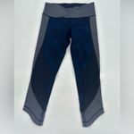Lululemon  Mixed Lot Of 2 Cropped Leggings Black Sz 4 Blue And Purple‎ Photo 4