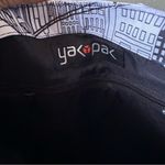 Yak Pak City Scape Shoulder bag Photo 3