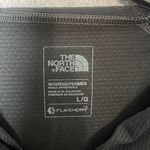 The North Face Woman Size Large Flashdry lightweight black hooded pullover Photo 5