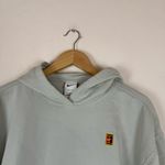 NikeCourt Women's Fleece Heritage Pullover Hoodie Photo 3