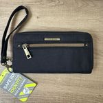 Travelon Sold  Anti-theft Wallet RFID Blocking Wristlet Clutch Wrist Strap NWT Photo 0