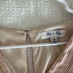 She & Sky  Top Photo 1